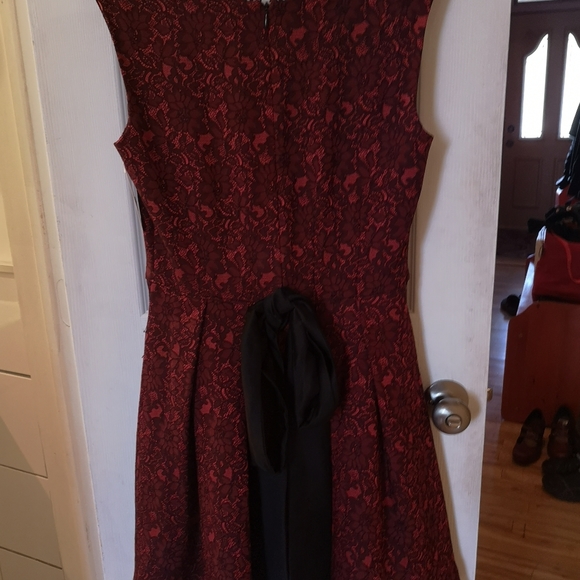 RED DRESS 💃 - Picture 6 of 11